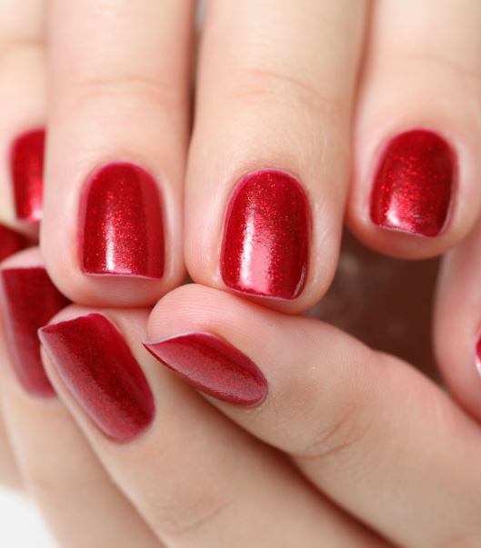 Classic short red nails