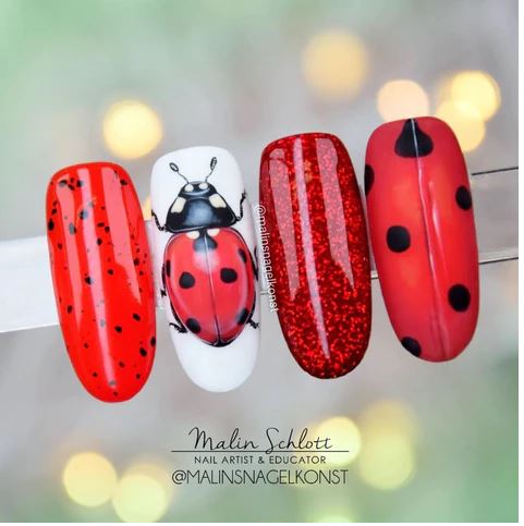 Elegant Ladybug Nails by malinsnagelkonst