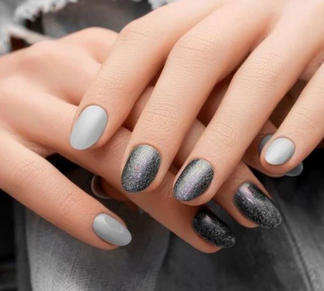 Best Silver Nail Polishes 