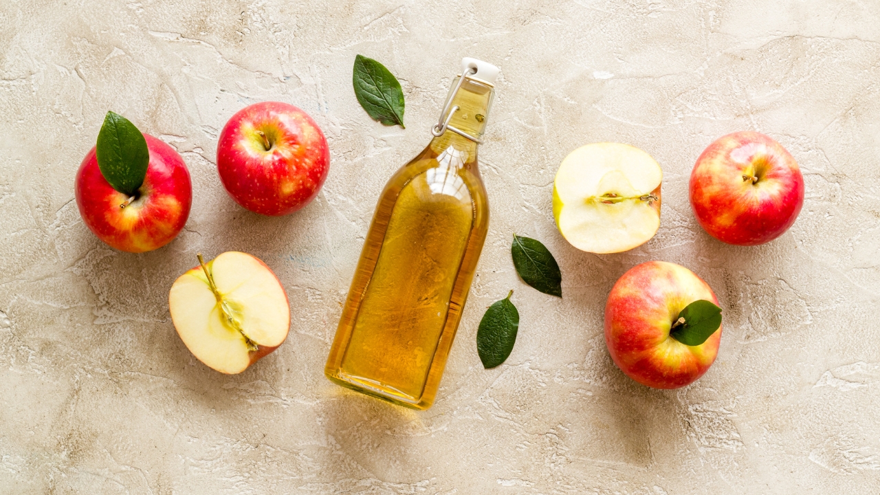 strengthen nails apple cider vinegar