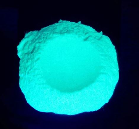 Glow In The Dark DIY Nail Polish