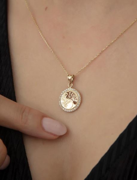dainty gold ying yang pendant