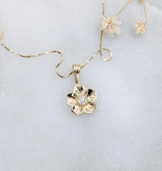 dainty flower pendant